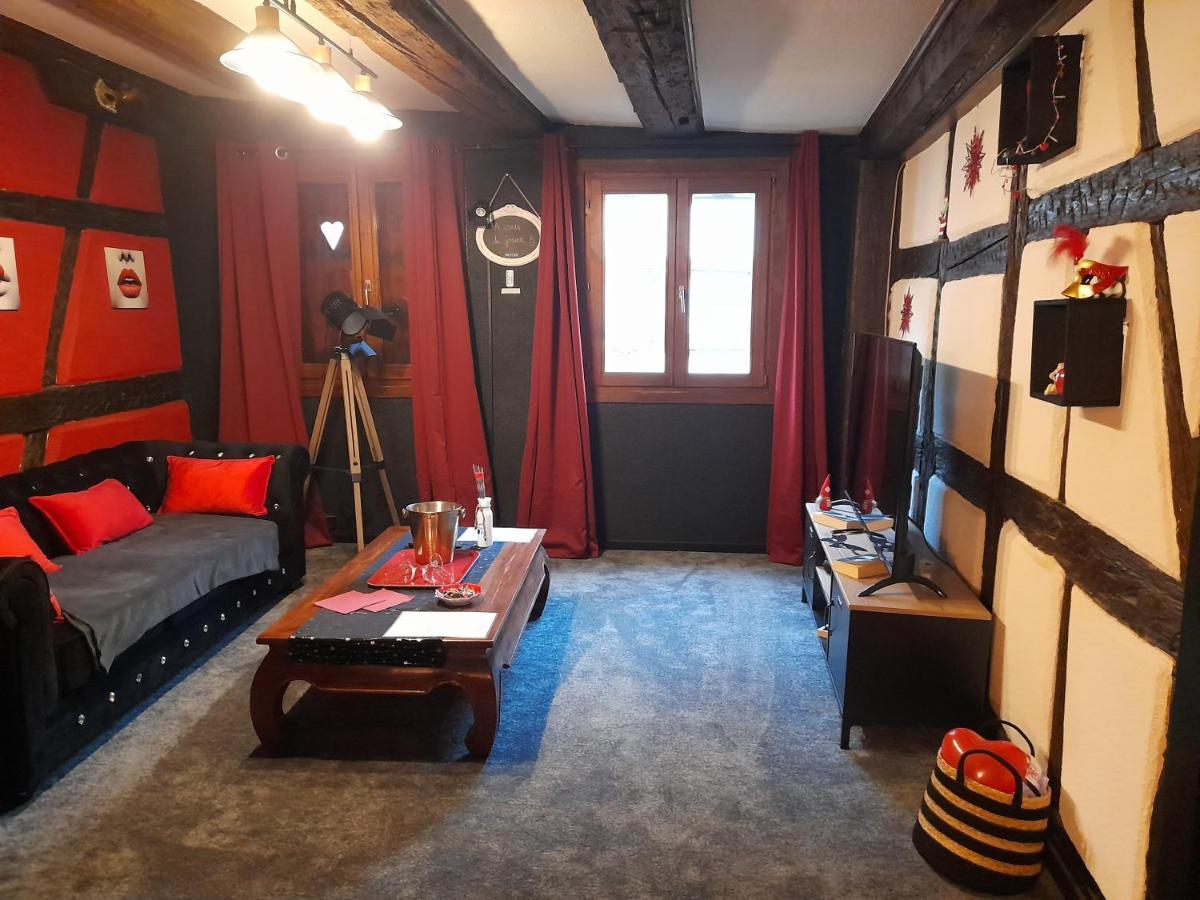 Love Room Le Rouge Et Noir Barr Bagian luar foto