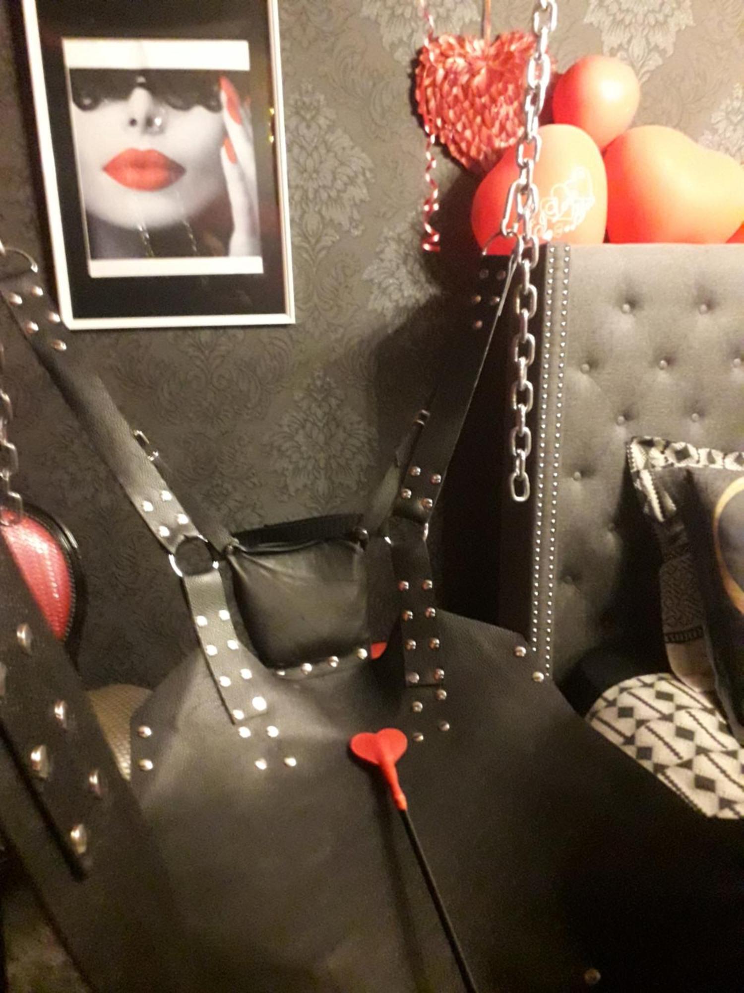 Love Room Le Rouge Et Noir Barr Bagian luar foto