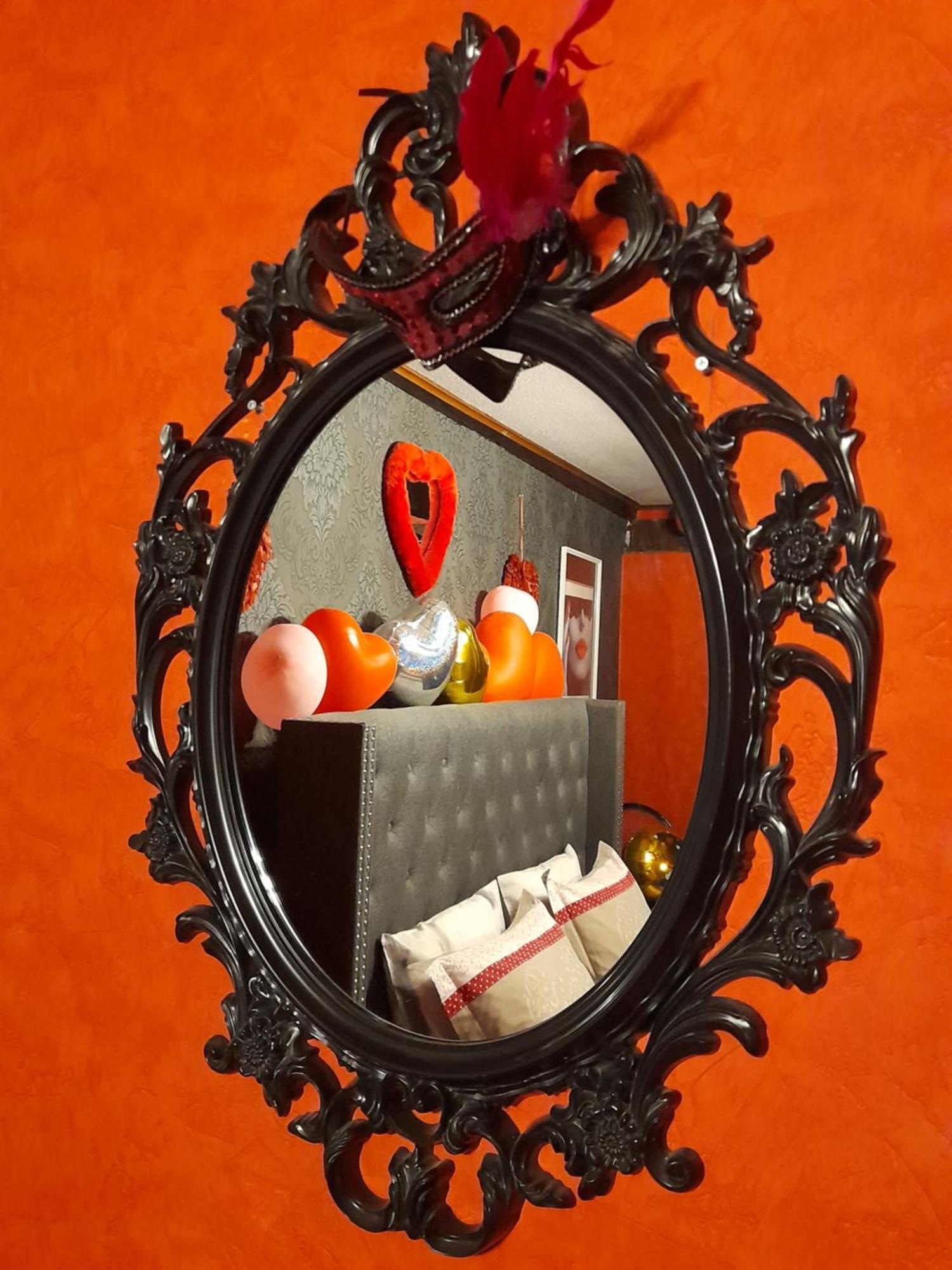Love Room Le Rouge Et Noir Barr Bagian luar foto